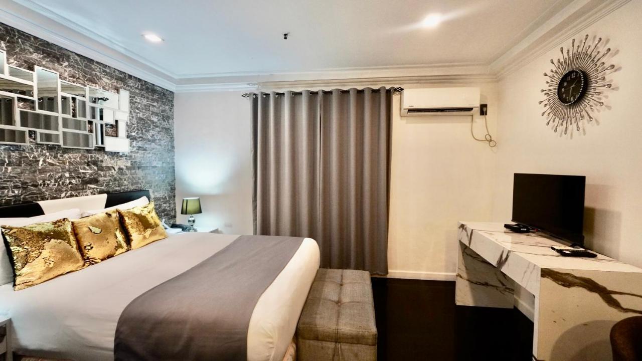 Makati Isabela Luxury Apartment Manila Bagian luar foto