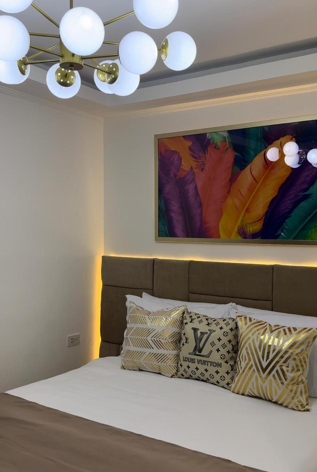 Makati Isabela Luxury Apartment Manila Bagian luar foto